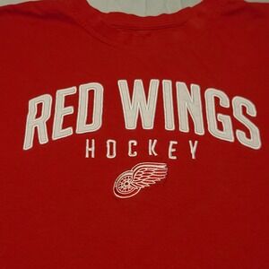 NHL Detroit Red Wings Hockey T Shirt Mens Large Red Short Sleeve Graphic Tee